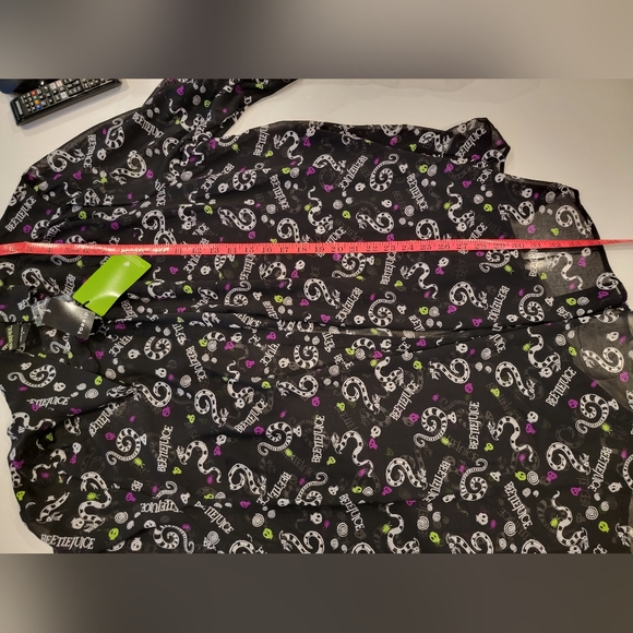 TORRID Beetlejuice Sandworm Button Down Tunic Shirt Size 3 - Picture 11 of 14